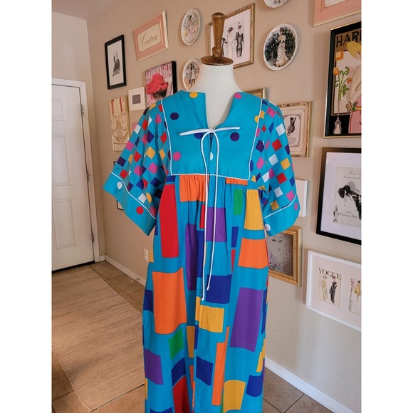 KEYLOUN 70's Multi-color Geometric Patio Maxi Dress - Picture 5 of 9